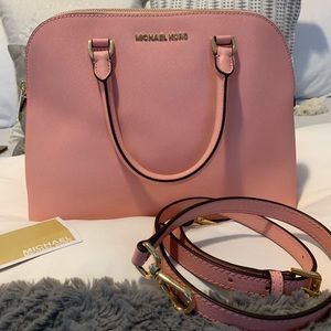 Like New Michael Kors Cindy Dome Satchel Medium